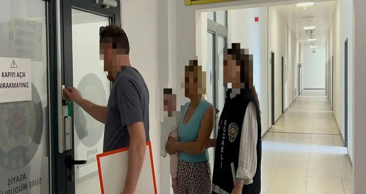 144 suc kaydi olan hirsizlar 300 bin lira degerinde ziynet esyasini caldi ShciZsq5