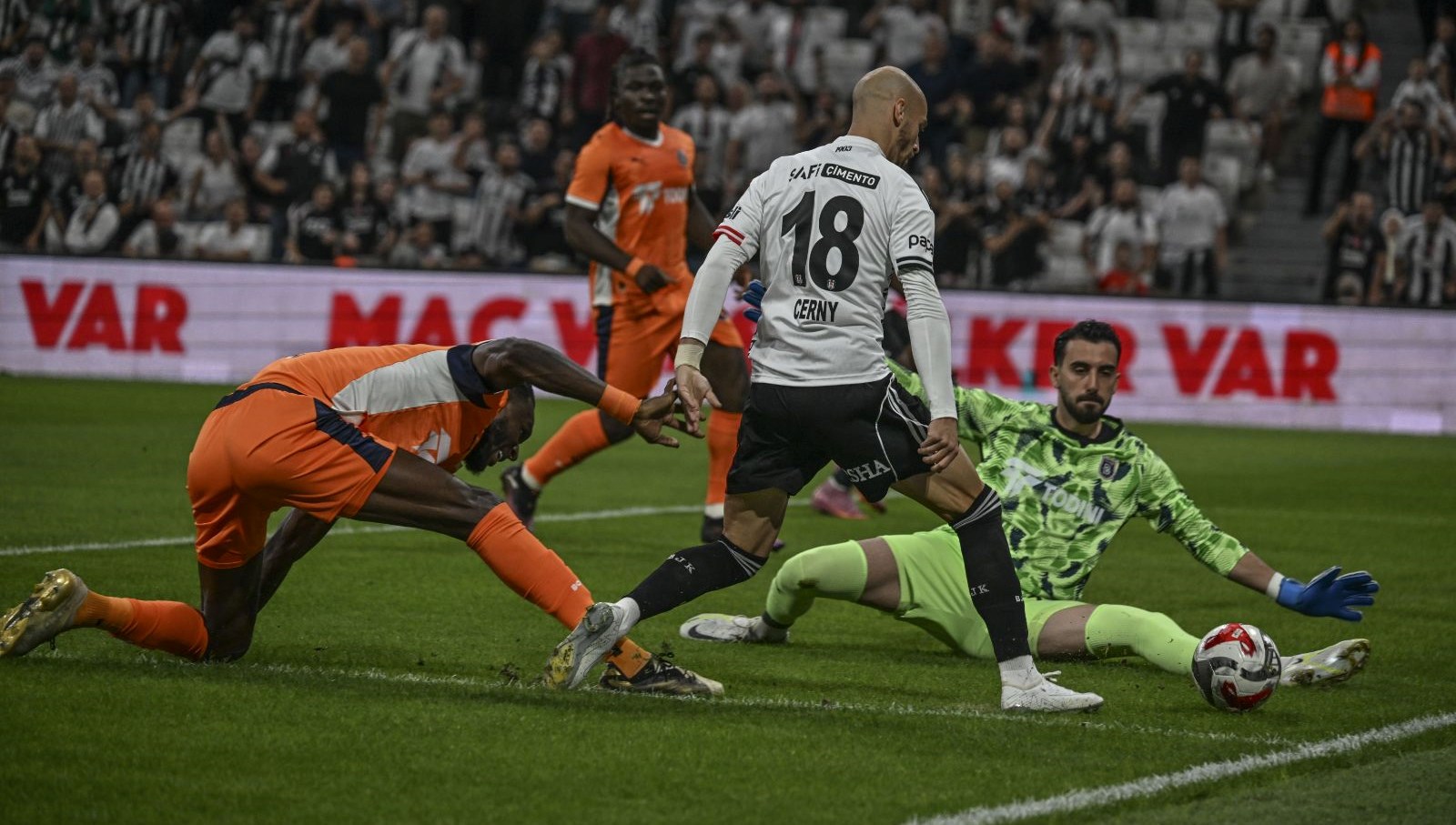 dolmabahcede nefes kesen mac besiktas basaksehiri son dakikada yendi vfP6gXVa