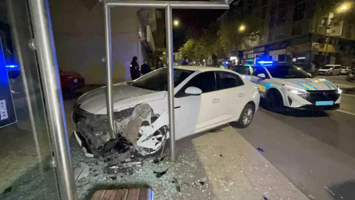 alkollu surucu yolcu duragina daldi BAuZJkGJ.jpg