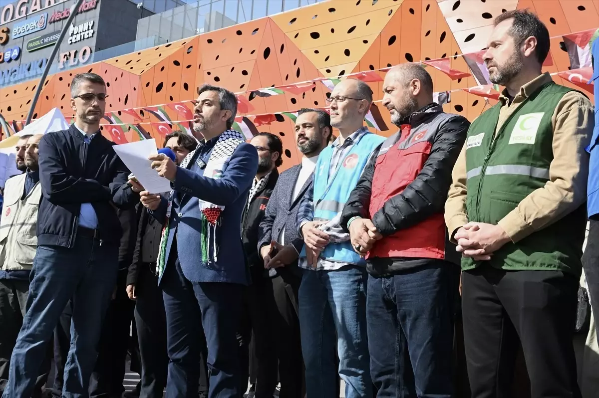 istanbulda gazzeye umut ol kampanyasi JLkvwk4B.jpg