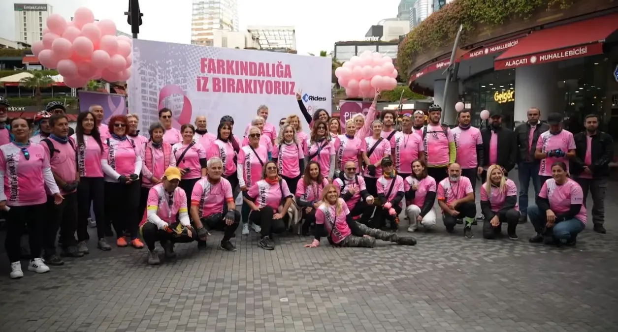 kadikoyde meme kanseri farkindalik turu duzenlendi WHKGr5FS.jpg