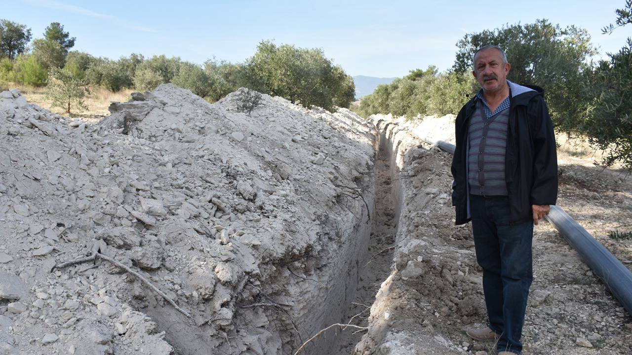 dsi emekli ogretmenin bahcesine 100 metrelik kanal acti bu eskiyalik baska bir sey degil fOuALn4L.jpg