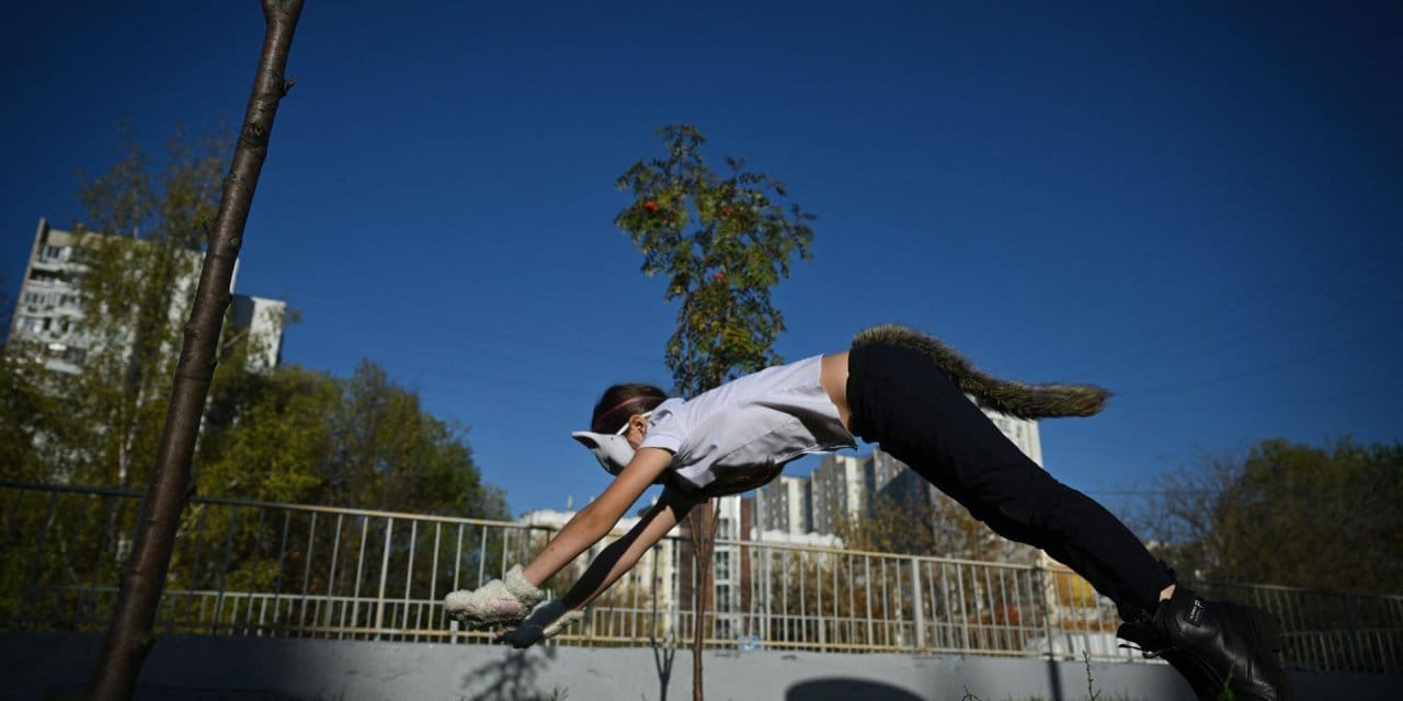 egzersiz kurallarini degistiren en cilgin trend bu akimin takipcileri bunun tum vucudu calistirdigini iddia ediyor UWVNSeEF.jpg