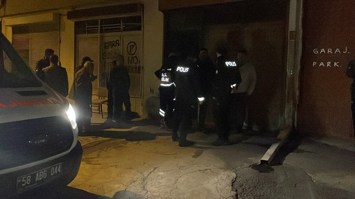 sivasta garaja inen kadin esinin cansiz bedeniyle karsilasti fvkkmwdQ.jpg