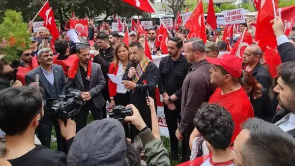 ABD Büyükelçiliği Önünde Tom Barrack’a Yönelik Protesto
