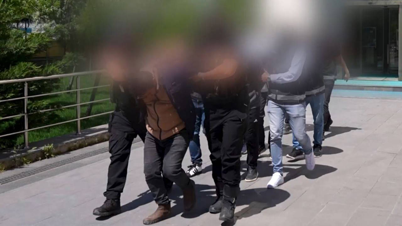 ankarada-uyusturucu-operasyonu-27-kilogram-esrar-ele-gecirildi-4-kisi-gozaltinda-XnfM5YmO