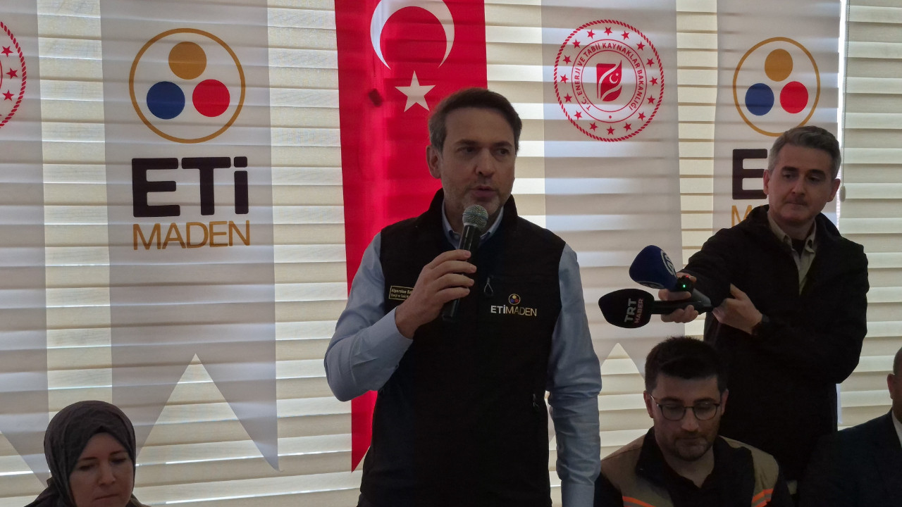 Bakan Bayraktar, Eskişehir’de İşçilere Destek Ziyaretinde Bulundu