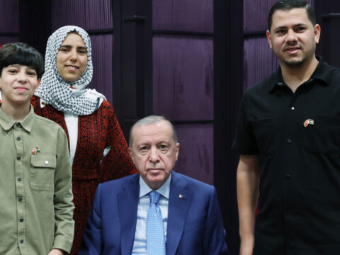 Dolmabahçe’de Gazze’nin Çocuk Temsili: Erdoğan, Ebu Cezer Ailesini Ağırladı