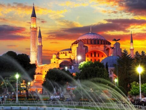 Yaz tatilinde istanbulda olanlar dikkat kultur sanat rotaniz hazir H3UeNzvM