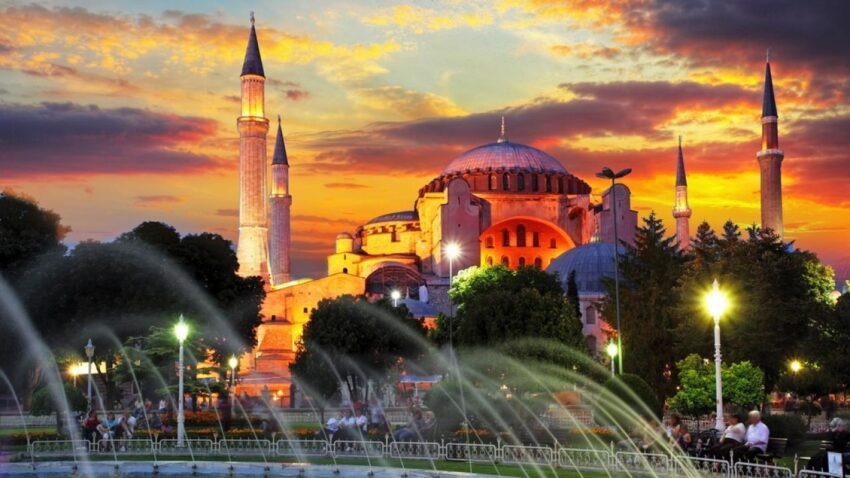 Yaz tatilinde istanbulda olanlar dikkat kultur sanat rotaniz hazir H3UeNzvM